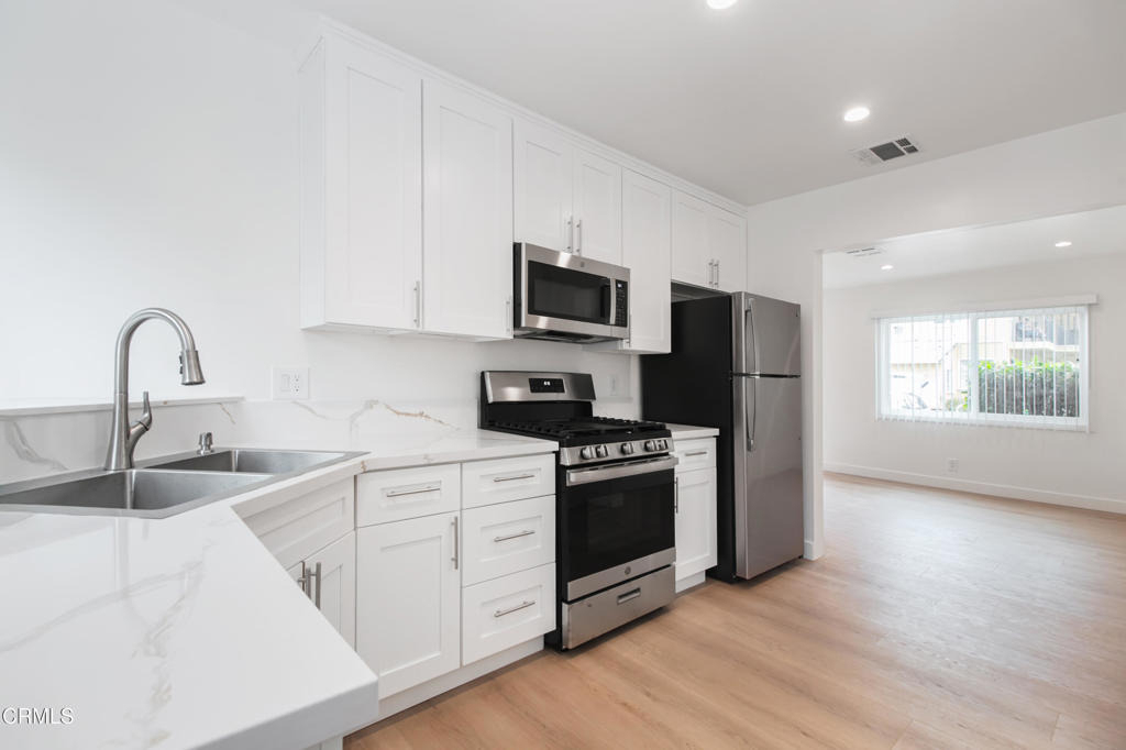 268 E Providencia Avenue - Photo 5