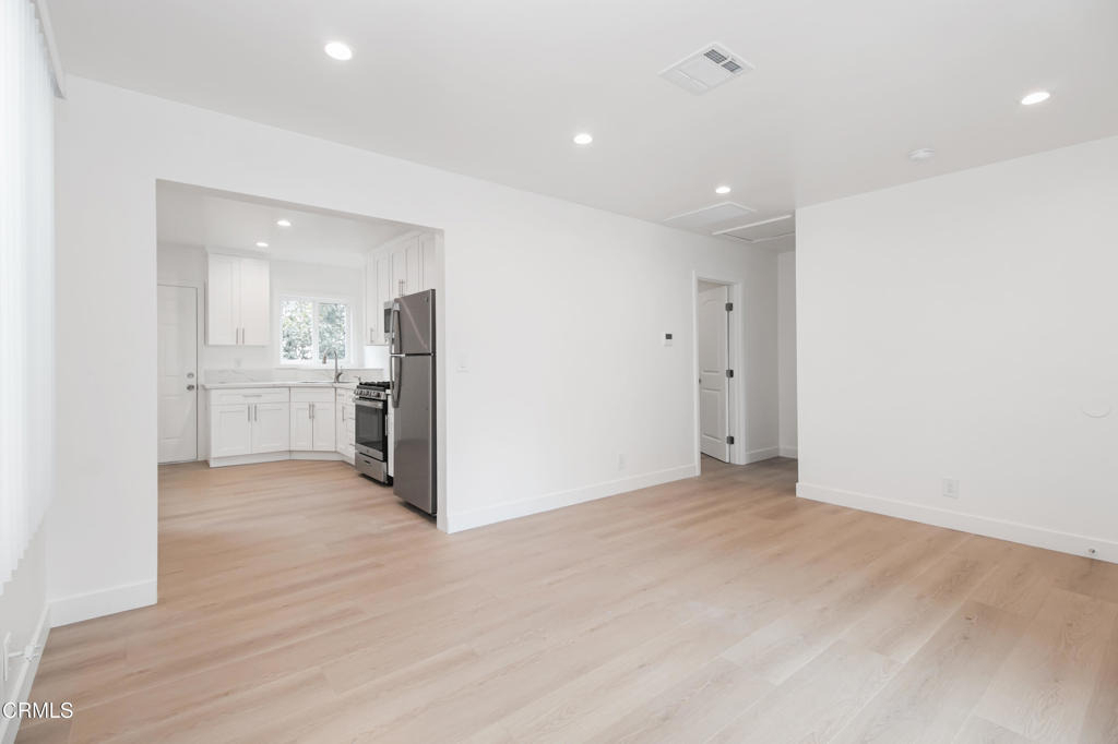 268 E Providencia Avenue - Photo 3