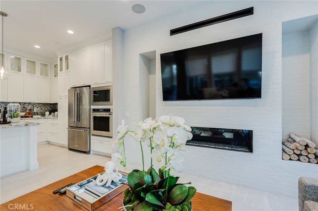 141 Parkland - Photo 1