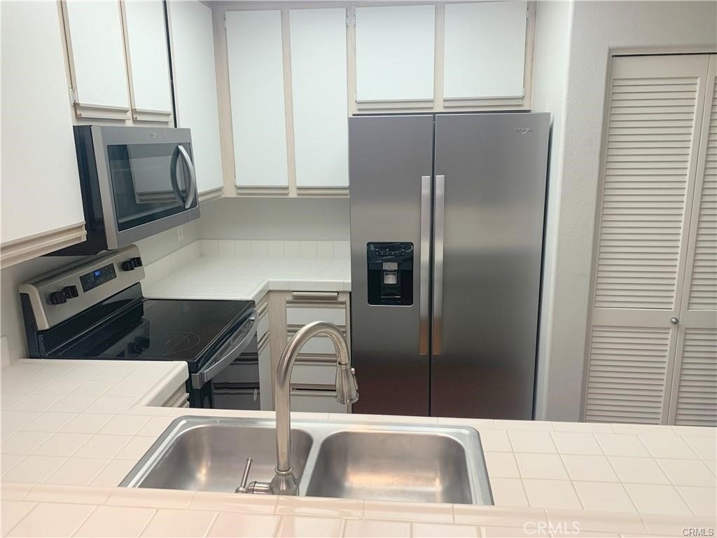 2960 Champion Way - Photo 5