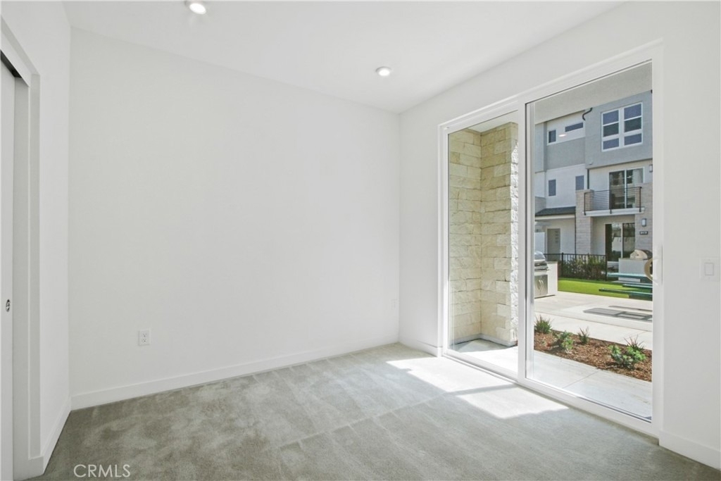 1410 W Bushell Street - Photo 2