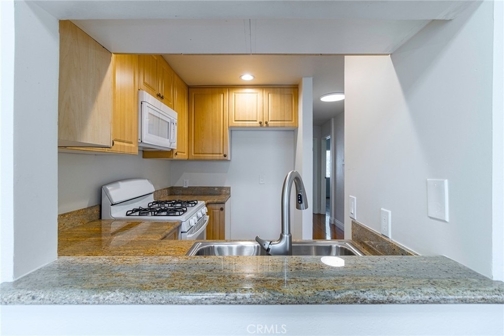 396 W Dryden Street - Photo 4