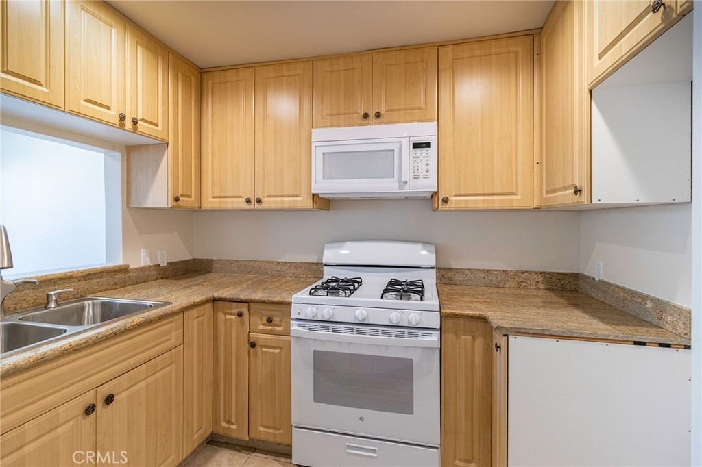 396 W Dryden Street - Photo 3