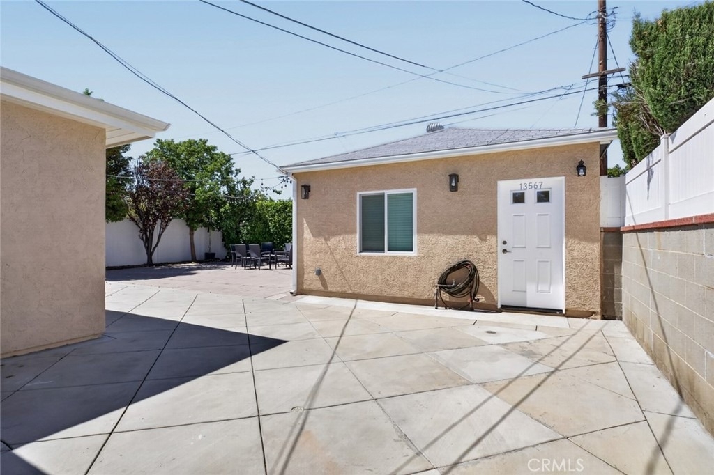 13567 Montague Street - Photo 2