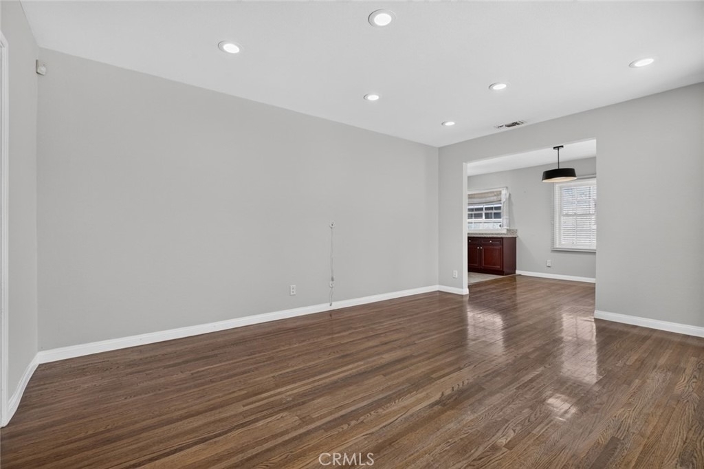 13569 Montague Street - Photo 3