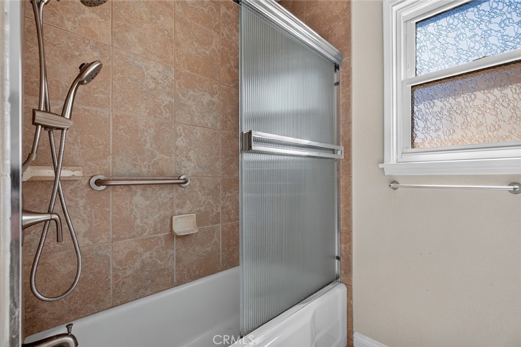 13569 Montague Street - Photo 12
