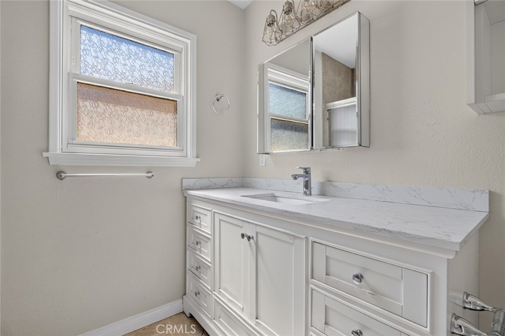 13569 Montague Street - Photo 11