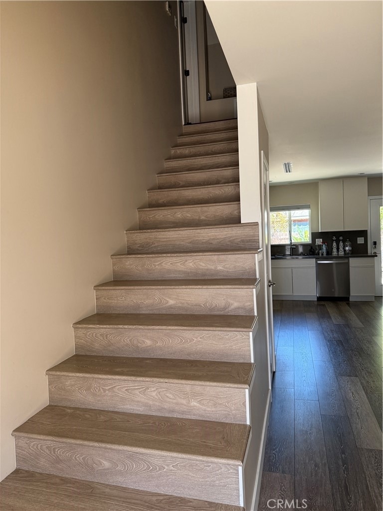 7923 Bellaire - Photo 1