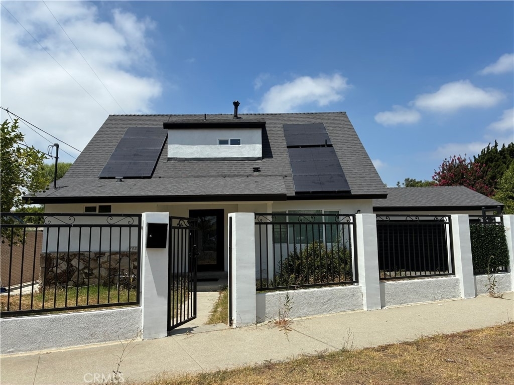 7923 Bellaire - Photo 0