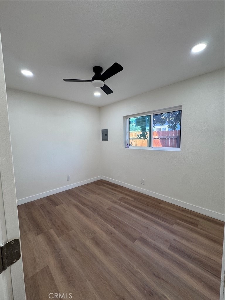 450 E Esther Street E - Photo 4
