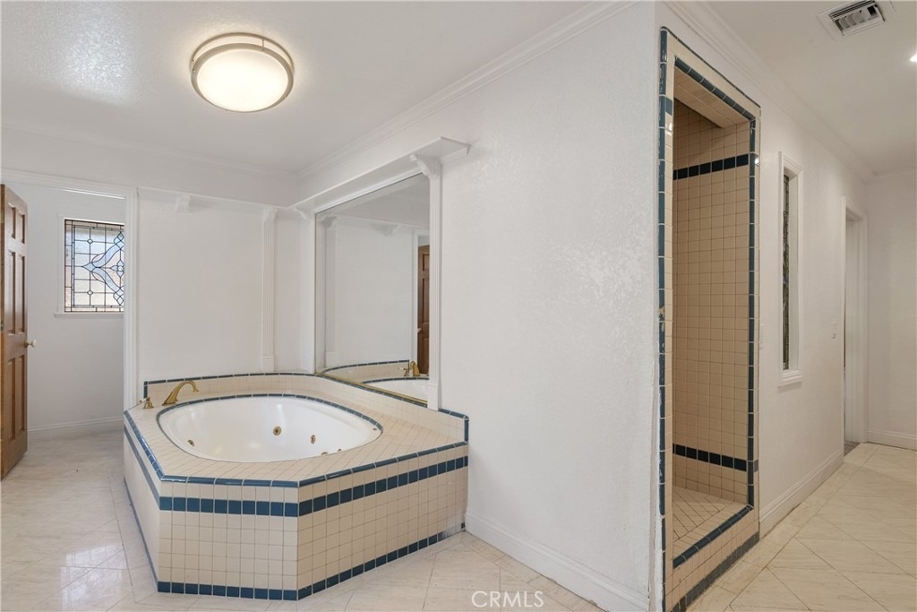 249 Independence - Photo 10