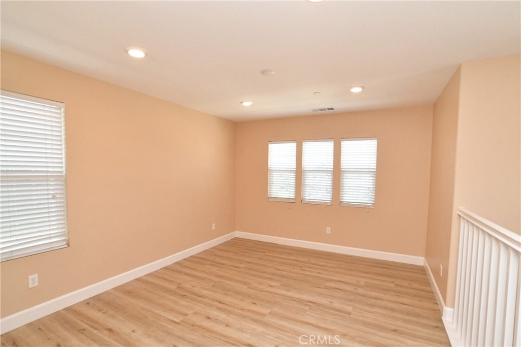 8011 Sea Salt Avenue - Photo 11
