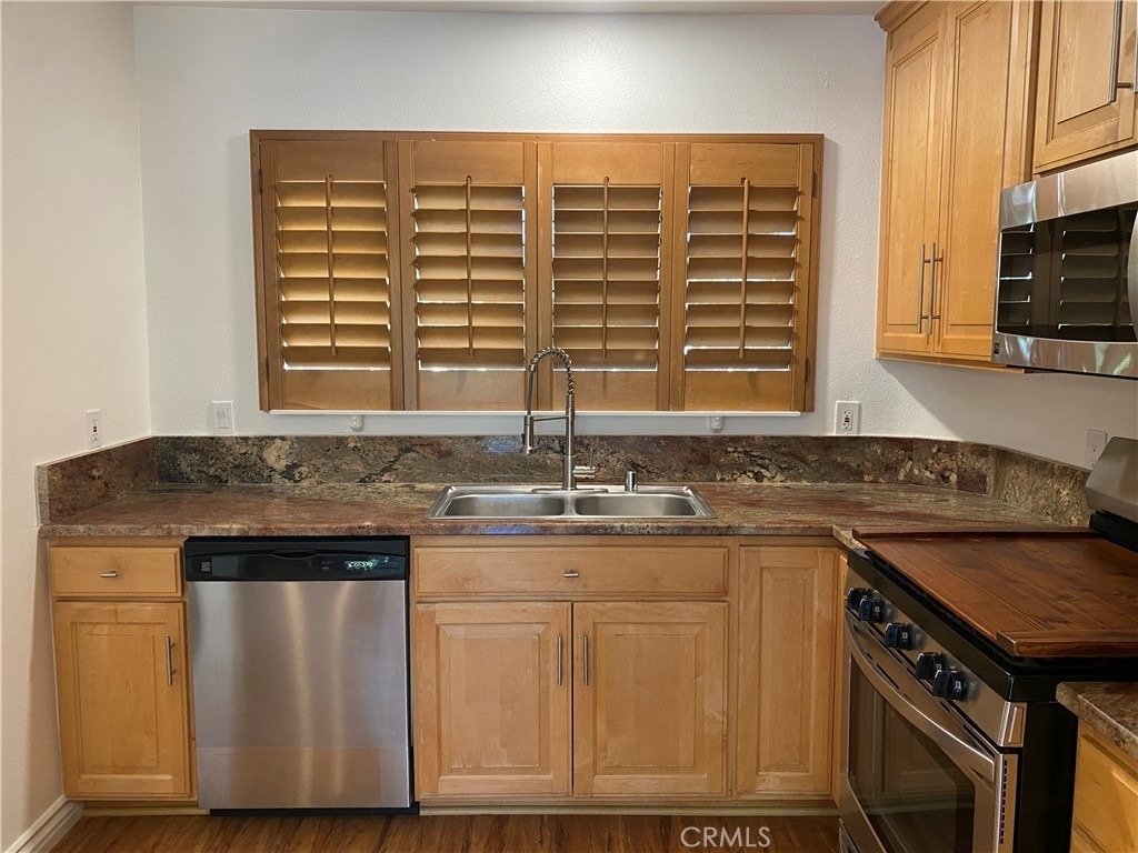 3561 Terrace - Photo 2