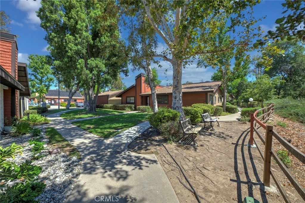 222 Teague - Photo 4