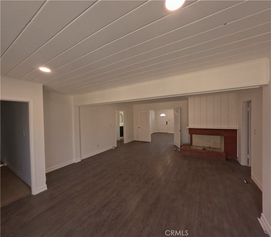 255 W La Verne - Photo 1