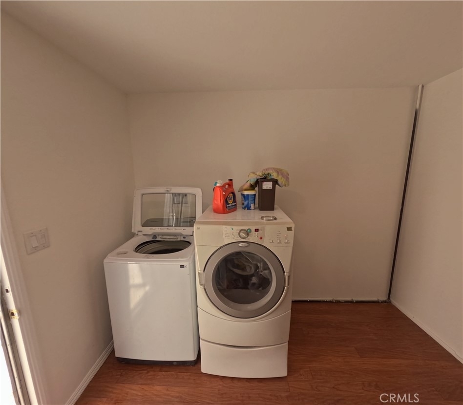 255 W La Verne - Photo 3