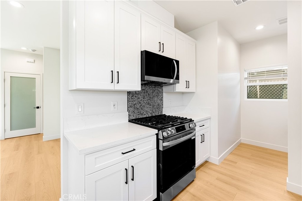 4042 Somers - Photo 8