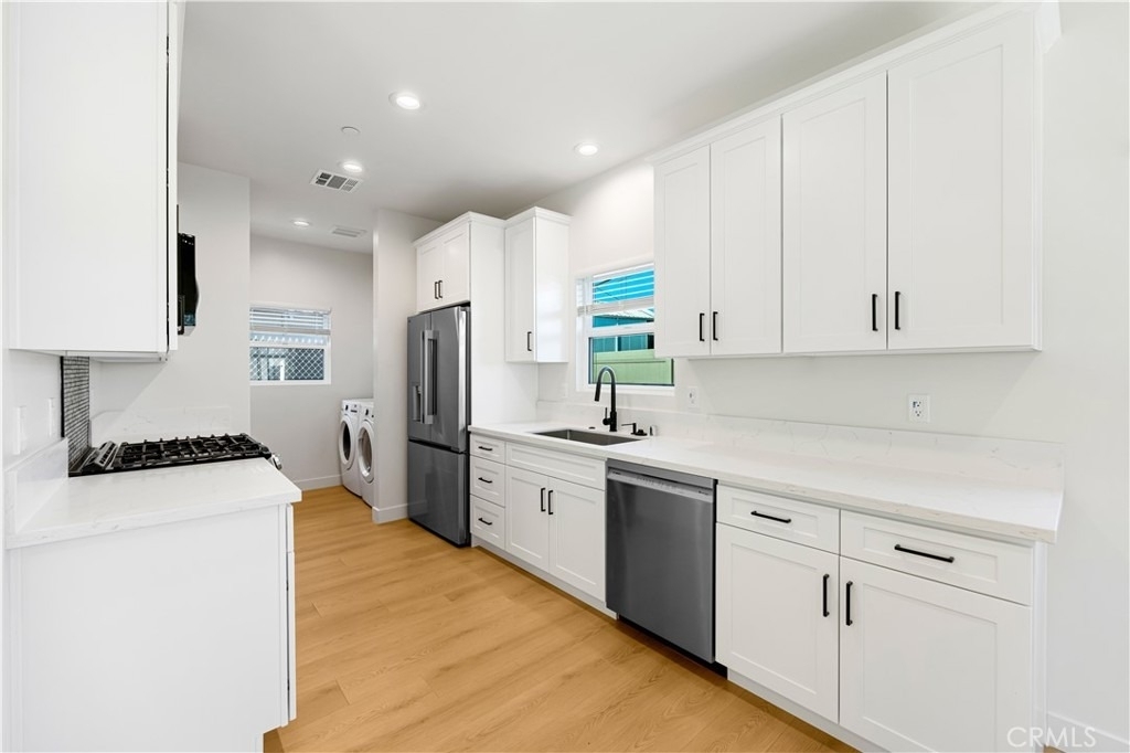 4042 Somers - Photo 6
