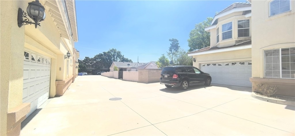 8943 Emperor Avenue - Photo 3