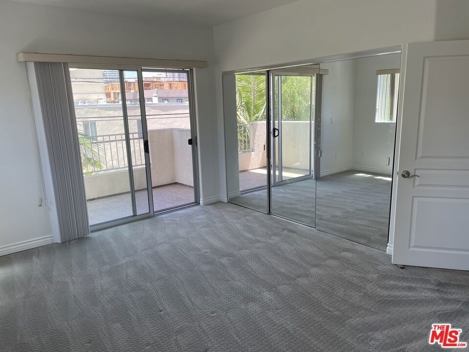 10633 Eastborne Avenue - Photo 15