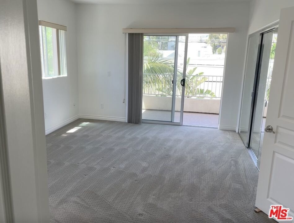 10633 Eastborne Avenue - Photo 17