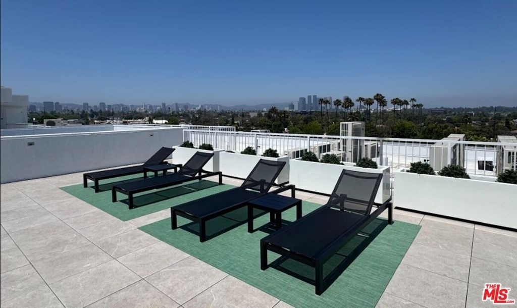 2600 S Sepulveda Boulevard - Photo 6