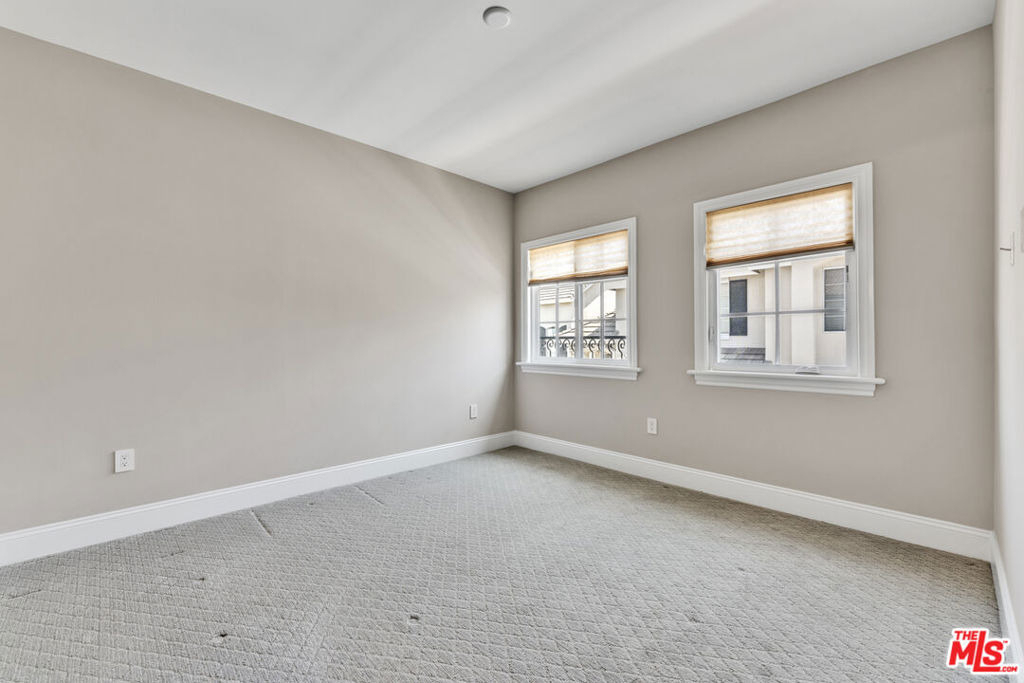 413 California Street - Photo 10