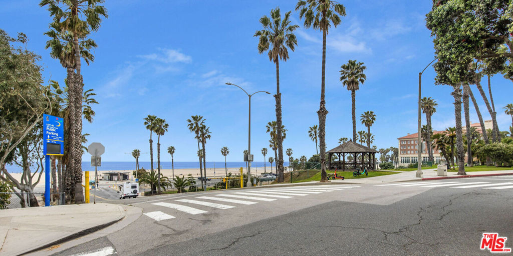 2101 Ocean Avenue - Photo 30