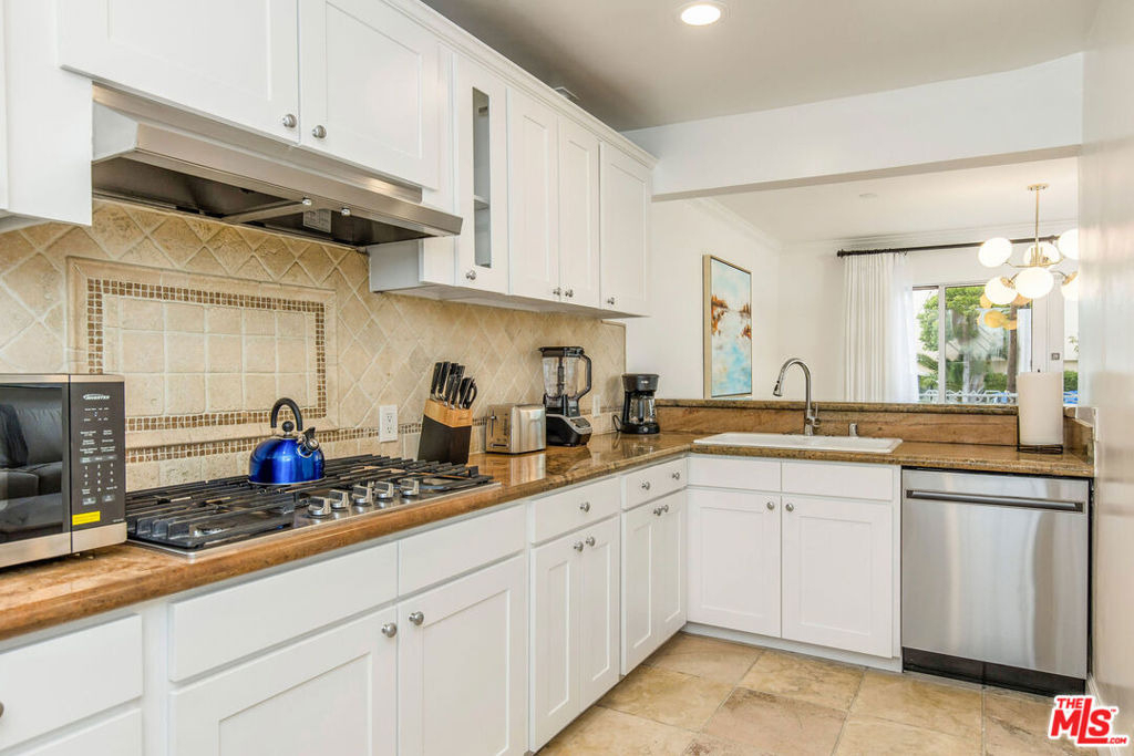 2101 Ocean Avenue - Photo 11