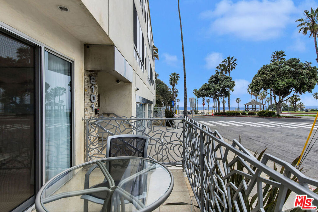 2101 Ocean Avenue - Photo 25