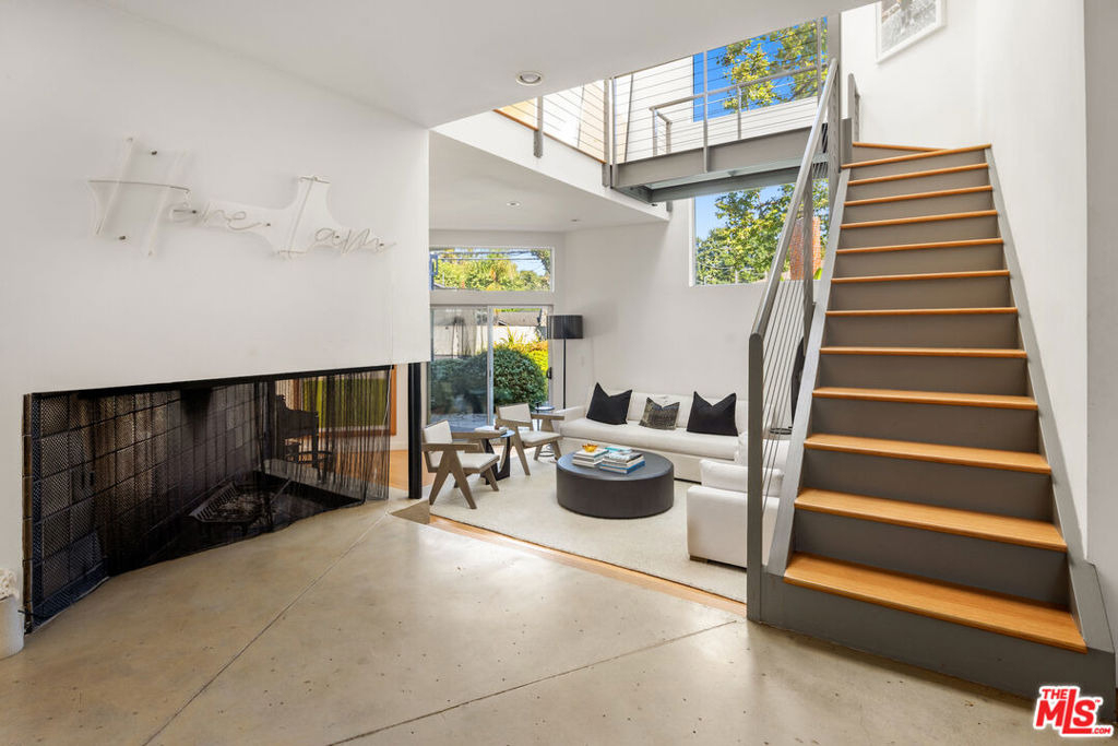 278 Entrada Drive - Photo 2