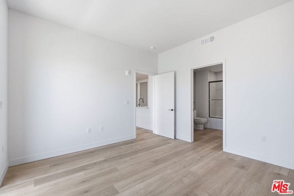 3555 Overland Avenue - Photo 12