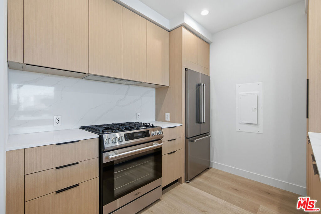 3555 Overland Avenue - Photo 2