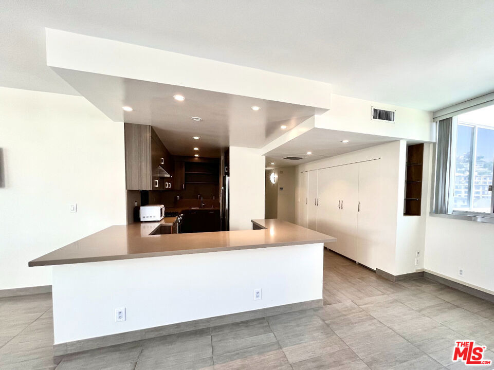 17350 W Sunset Boulevard - Photo 5