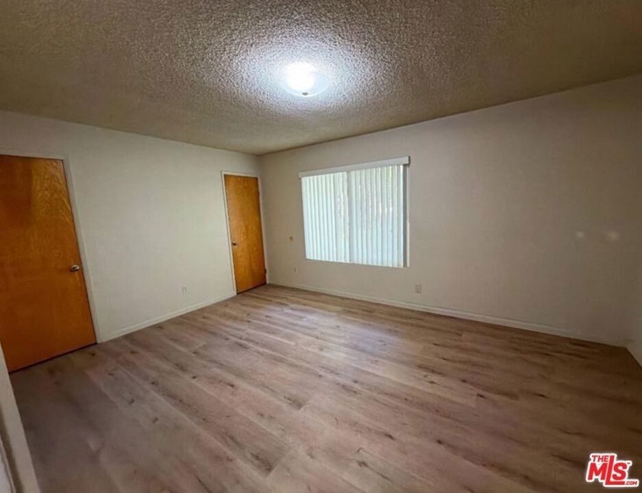 215 N Myrtle Avenue - Photo 11