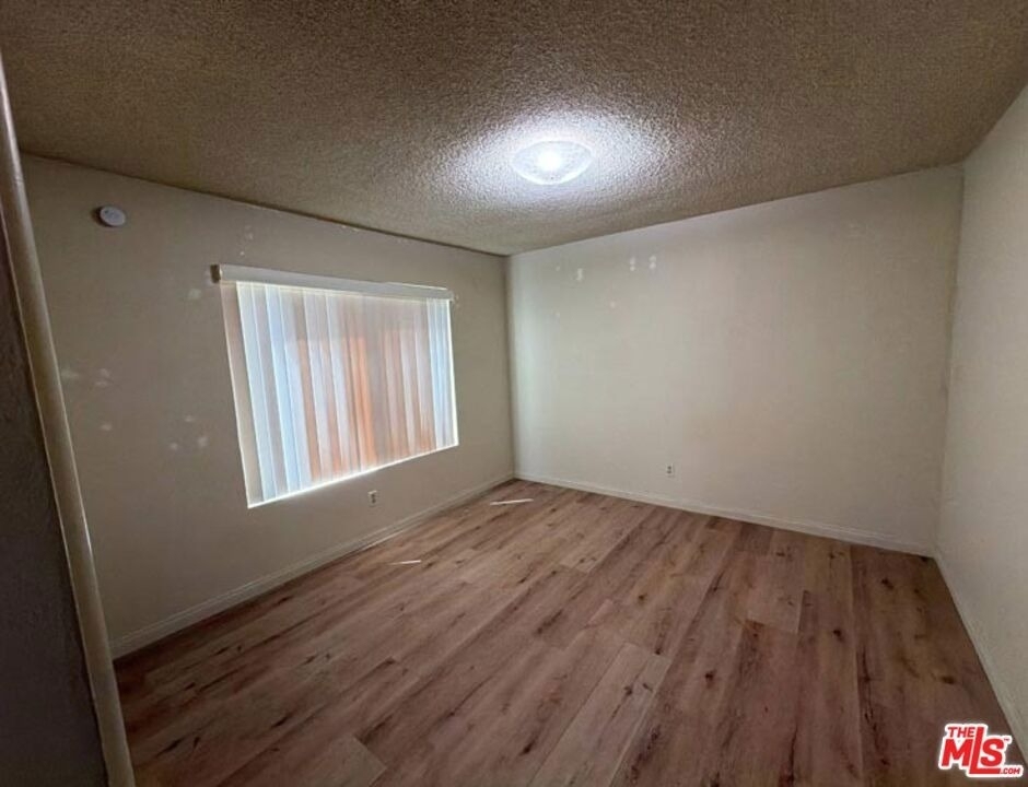 215 N Myrtle Avenue - Photo 15