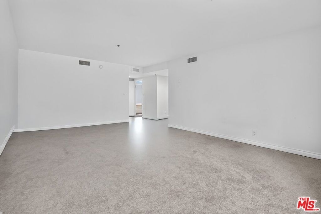 10660 Wilshire Boulevard - Photo 14