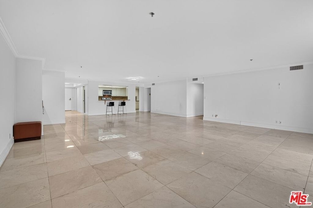 10660 Wilshire Boulevard - Photo 3