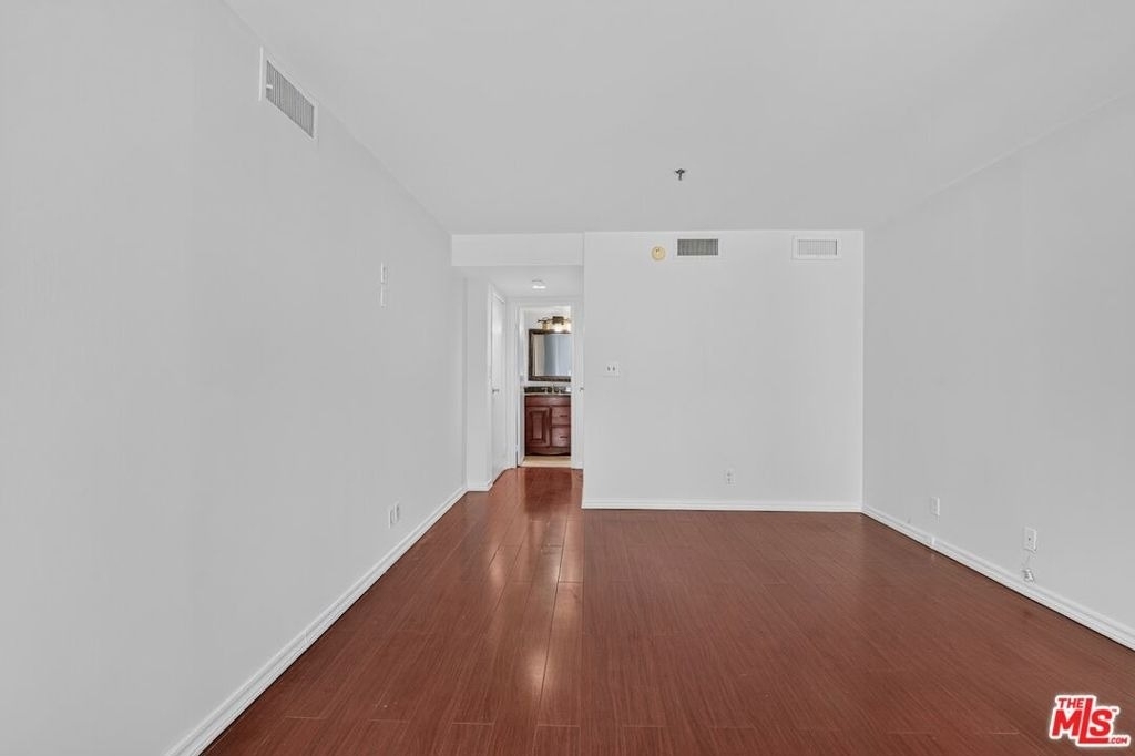 10660 Wilshire Boulevard - Photo 19