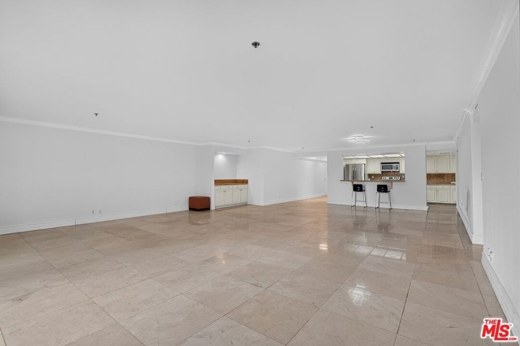 10660 Wilshire Boulevard - Photo 1