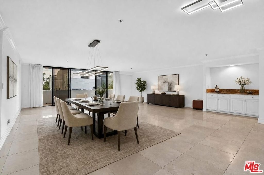 10660 Wilshire Boulevard - Photo 2