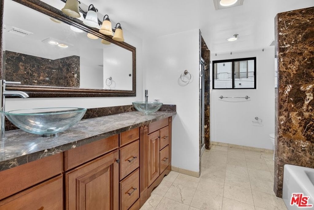 10660 Wilshire Boulevard - Photo 27
