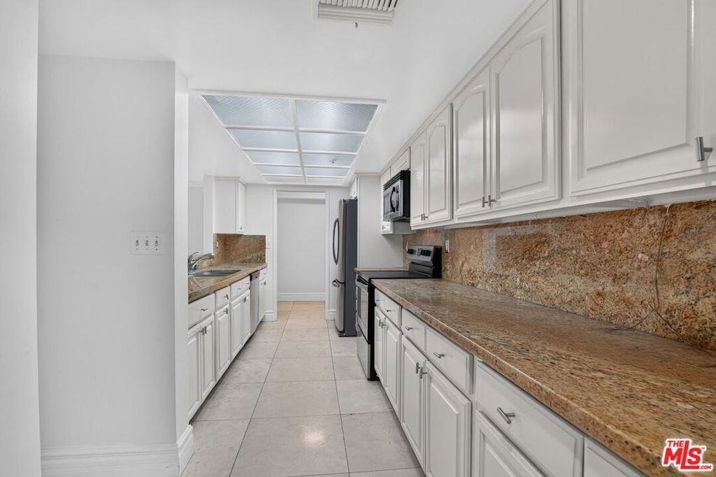 10660 Wilshire Boulevard - Photo 11
