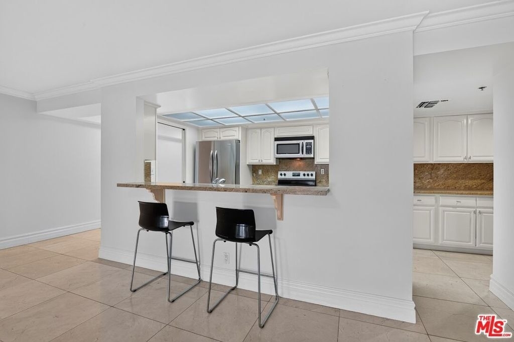 10660 Wilshire Boulevard - Photo 8