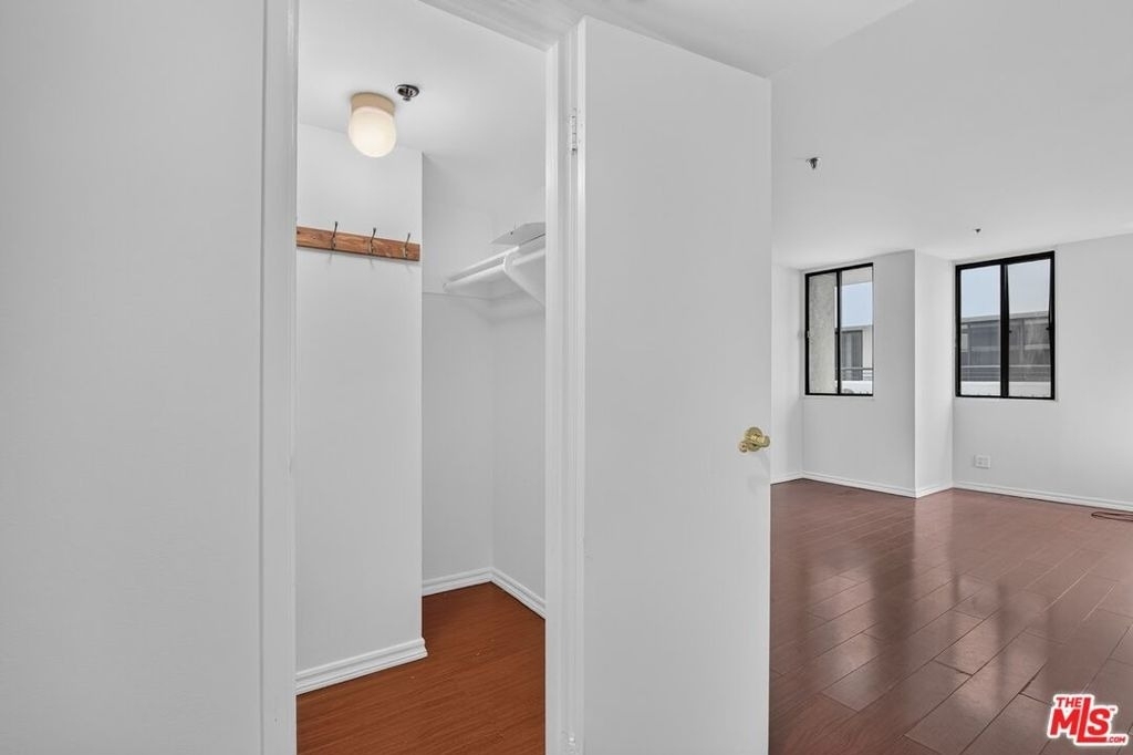 10660 Wilshire Boulevard - Photo 21