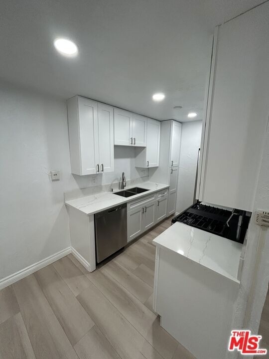 735 W Milford Street - Photo 1