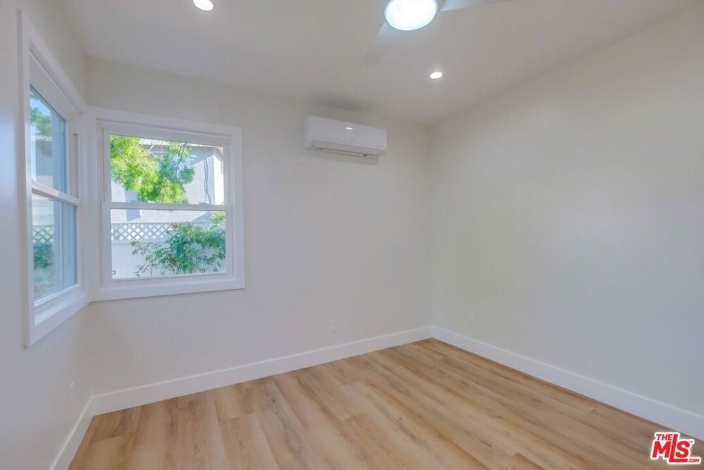 8358 Kittyhawk Avenue - Photo 14