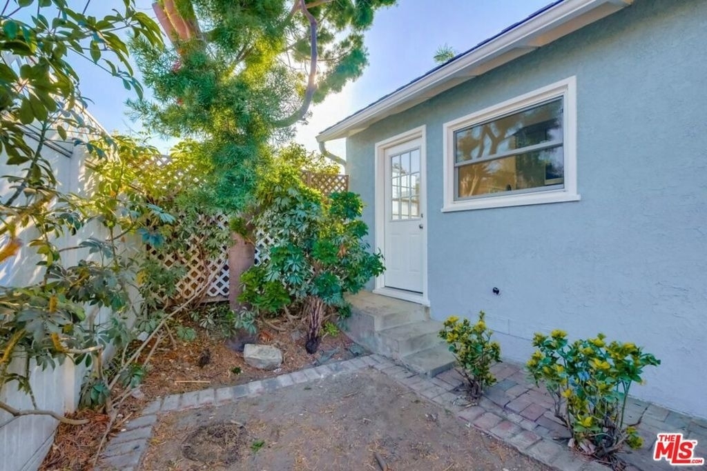 8358 Kittyhawk Avenue - Photo 21