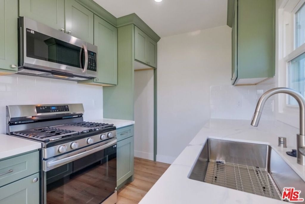 8358 Kittyhawk Avenue - Photo 9