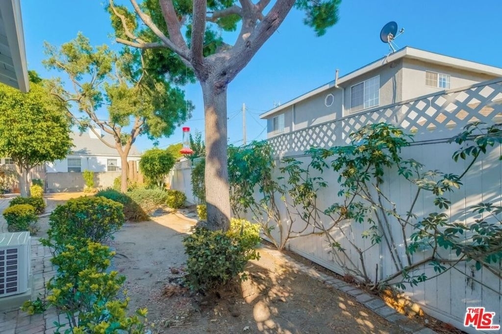 8358 Kittyhawk Avenue - Photo 23